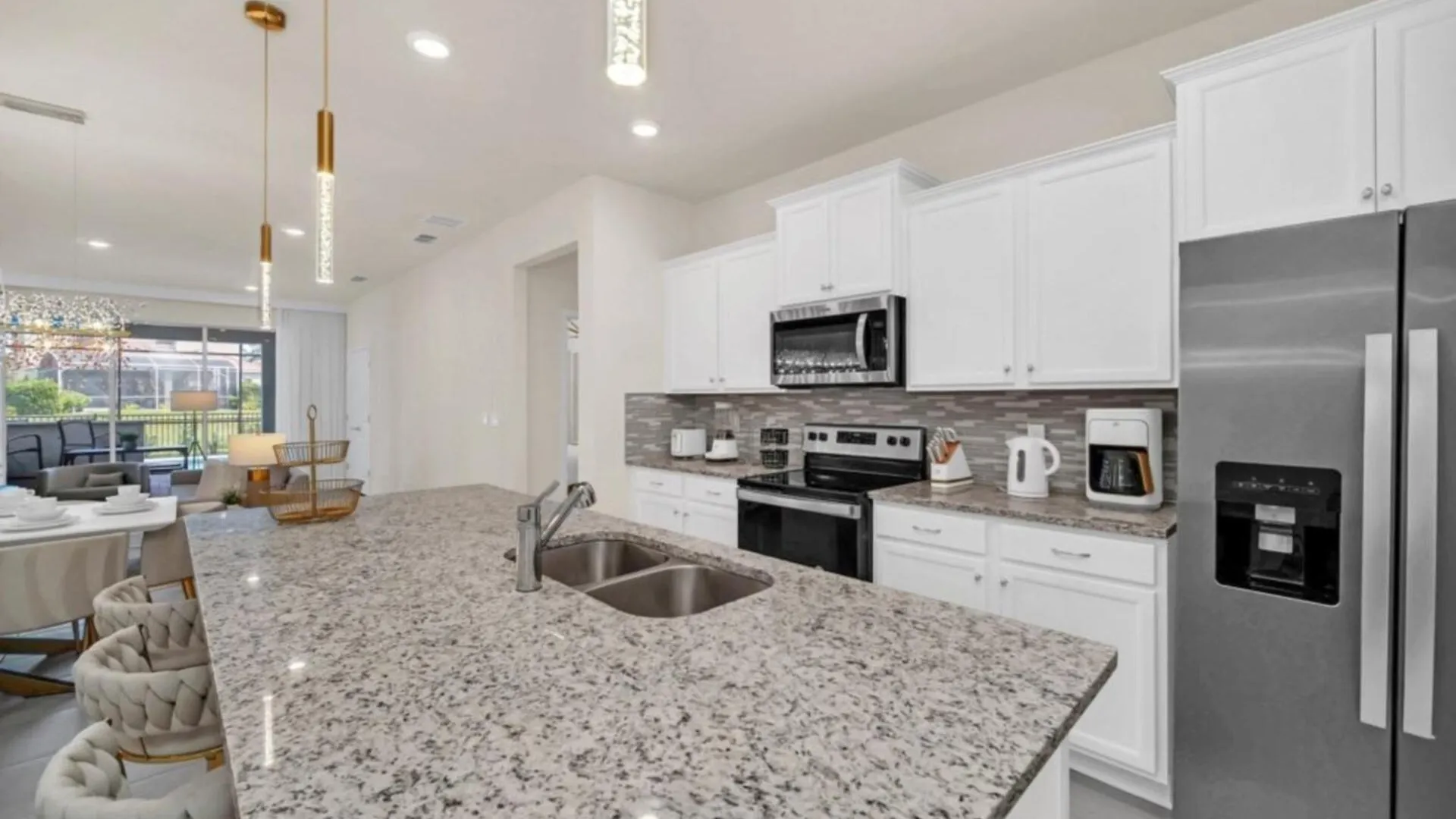 Modern Oasis: 7 Bedroom Villa Near The Beach 6324 Davenport