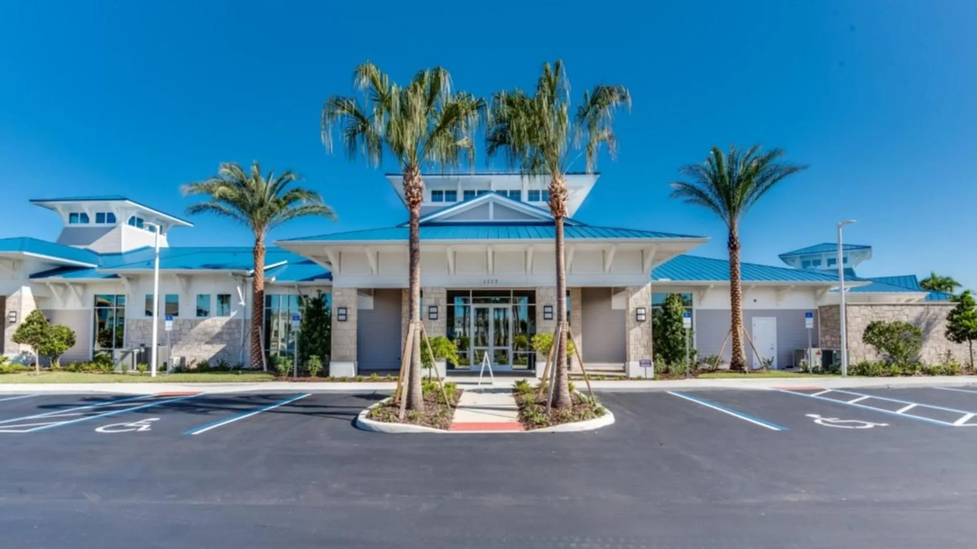 Modern Oasis: 7 Bedroom Villa Near The Beach 6324 Davenport