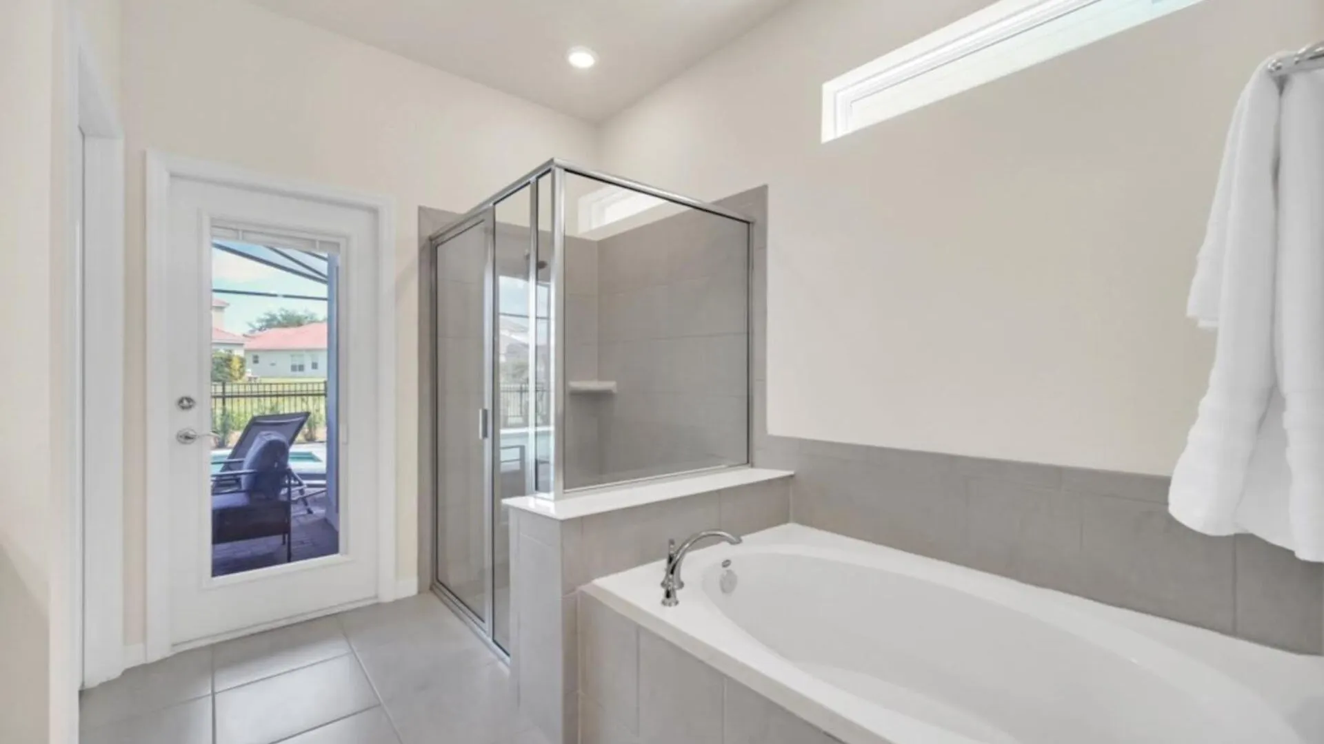 Modern Oasis: 7 Bedroom Villa Near The Beach 6324 Davenport
