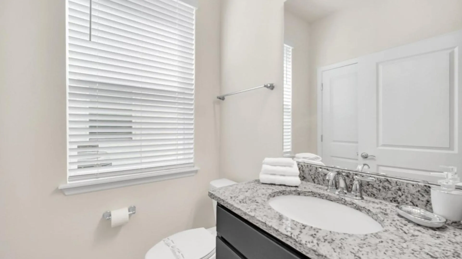 Modern Oasis: 7 Bedroom Villa Near The Beach 6324 Davenport
