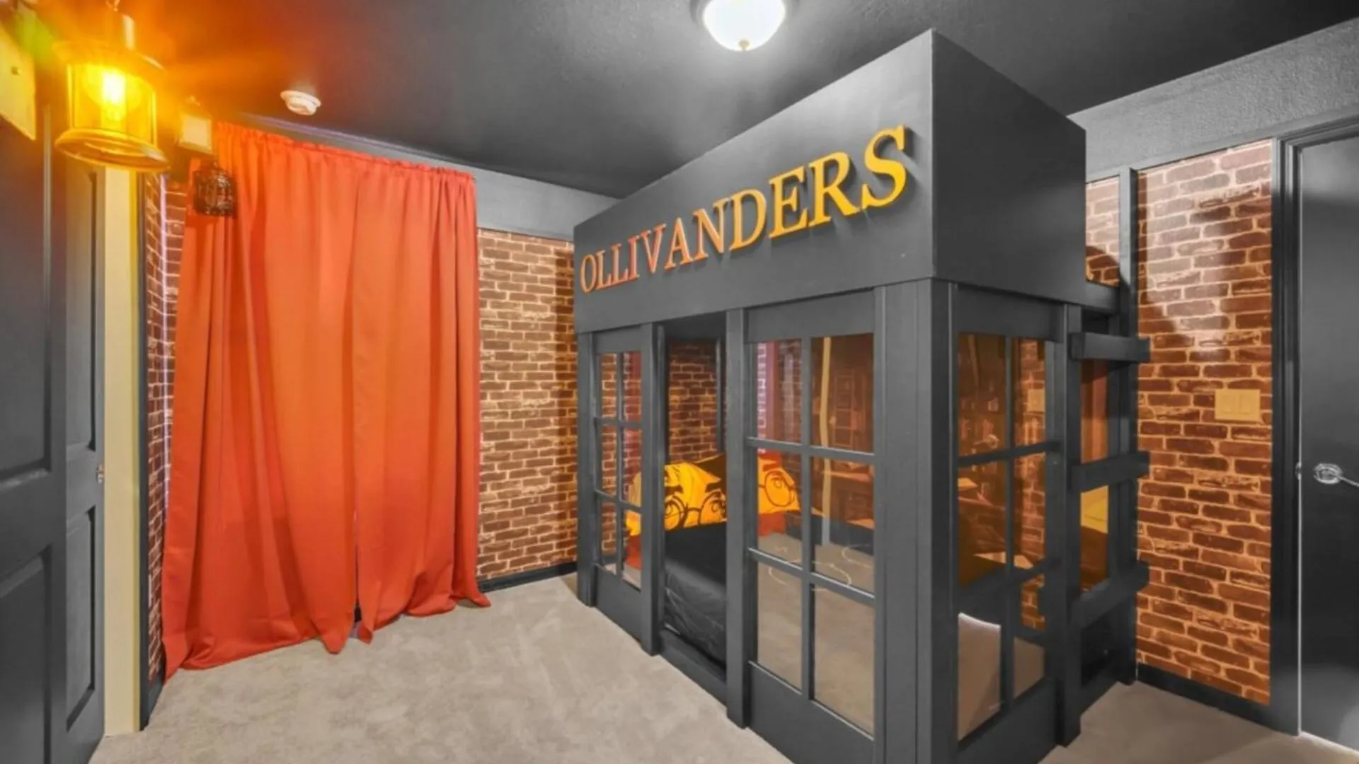 Modern Oasis: 7 Bedroom Villa Near The Beach 6324 Davenport 0*,  United States